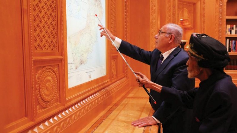 “الشرق الأوسط”: عباس منع إي إساءة لقابوس بعد إستقبال نتن ياهو.. ومصادر تؤكد معرفته بها