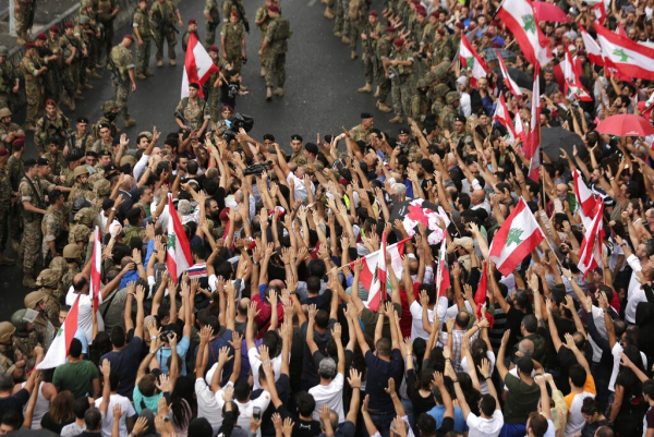 تفاقم الأزمة في لبنان بعد انسحاب الصفدي وسجال سياسي حاد عن المسؤول!