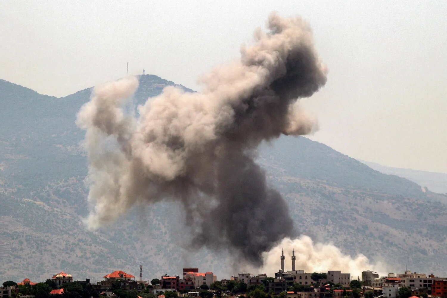 الجيش الإسرائيلي يعلن تصفية قائد ميداني وعنصر في حزب الله