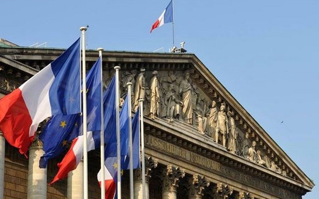 فرنسا تستدعي السفير الإيراني للمطالبة بإطلاق سراح 2 من مواطنيها