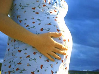 الحمل الأول يهييء دماغ المرأة لتلبية متطلبات الأمومة