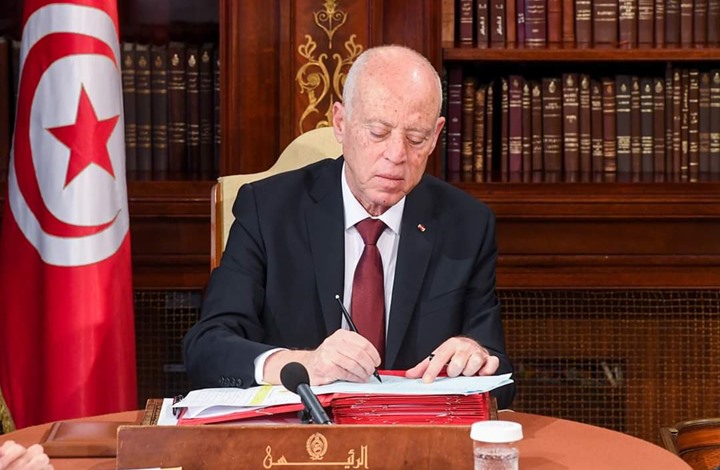 الأحزاب التونسية تقترح على الرئيس مرشحين لرئاسة الحكومة