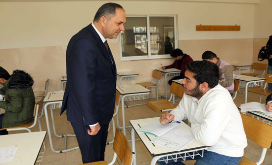 التلهوني يتفقد عدداً من قاعات إمتحان الثانوية العامة