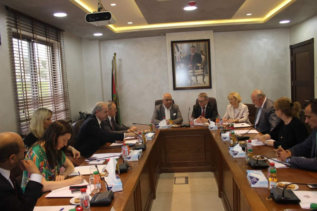 المعايطة يثمن الموقف التشيكي بعدم نقل سفارتهم إلى القدس