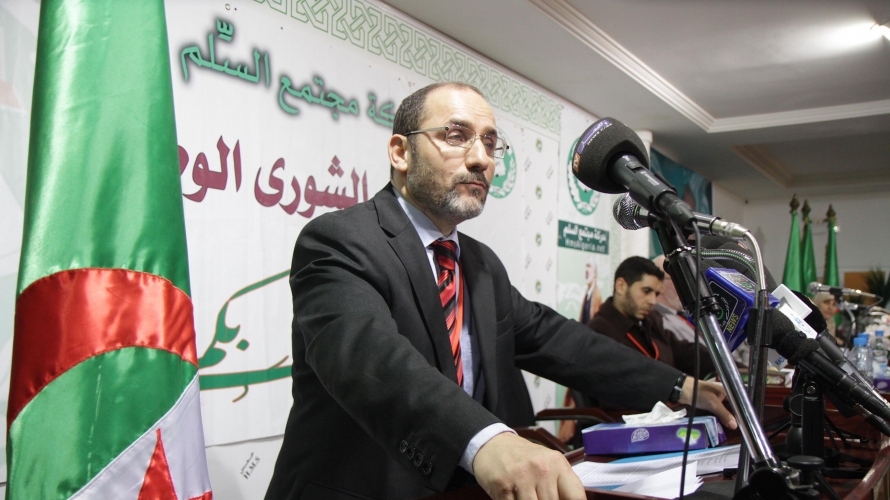 مرشح الحزب الإسلاموي (حمس) ينسحب من انتخابات الرئاسة تحت ضغط قرار “الشورى”
