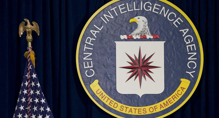 محلل في CIA: أجهزة الأمن الأمريكية هي التي تدخلت في انتخابات الرئاسة