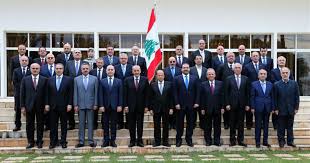 vمسؤول أممي: السياسيون في لبنان في موقف المتفرج بينما ينهار اقتصادهم