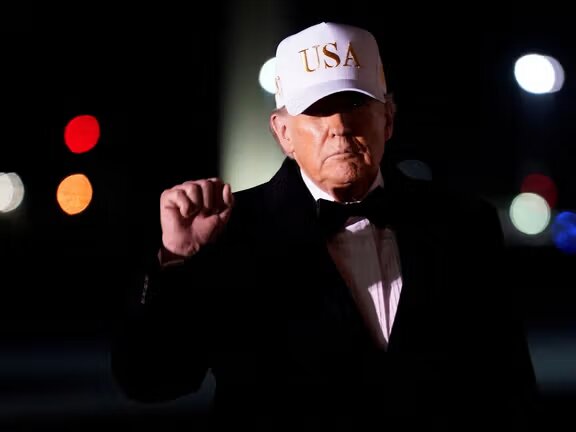 ترامب: الجيش الأميركي ينفذ عملية ضخمة ومستمرة في إيران