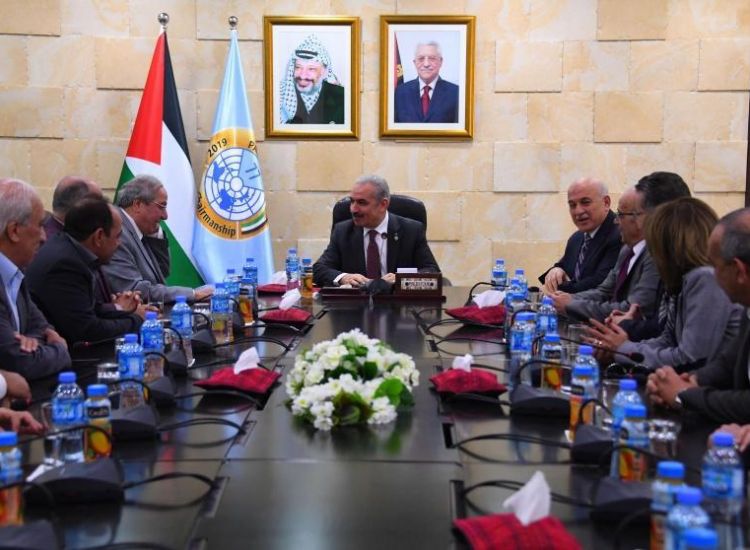 أشتية: سنتعامل مع كافة المناطق والتصنيفات على أنها مناطق “أ”