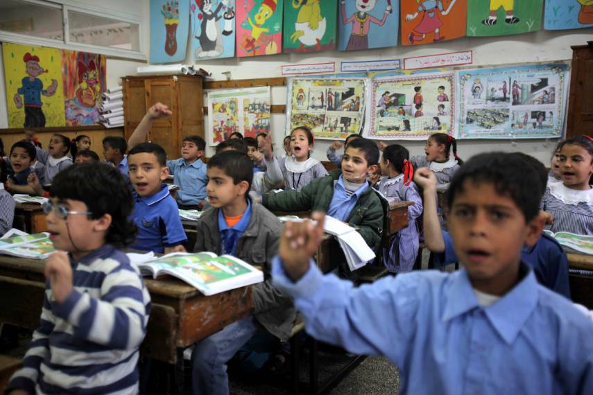 الأونروا تتراجع عن قرار تسجيل أبناء المواطنين في مدارس الوكالة بغزة
