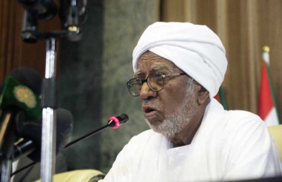 “رئيس البرلمان السوداني” ينفي هروب البشير وحدوث انقلاب عسكري في بلاده