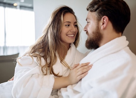 خطوات لإزالة الخجل خلال العلاقة الحميمة