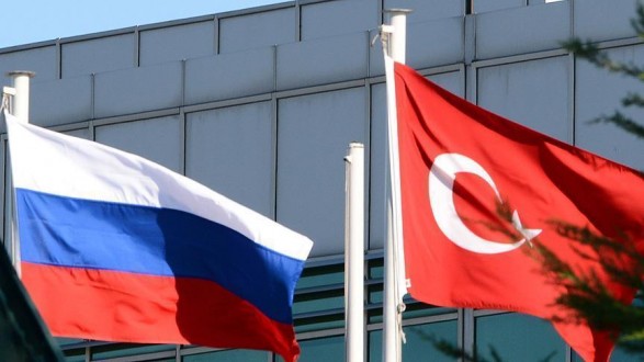 وزيرا الخارجية والدفاع التركيان ورئيس جهاز الاستخبارات يزورون موسكو