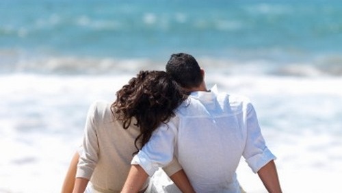 للأزواج.. قليل من الجنون والأنانية لسعادة أبدية