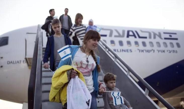 167 مهاجراً يهودياً اوكرانياً يصلون إسرائيل