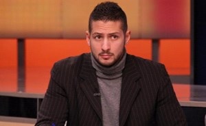 لماذا ترفض إسبانيا الإفراج عن جثة الاعلامي المصري عمرو سمير؟