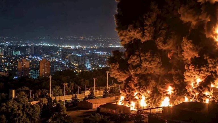 مطار وسكك حديدية.. واشنطن تستهدف شرايين النقل في إيران