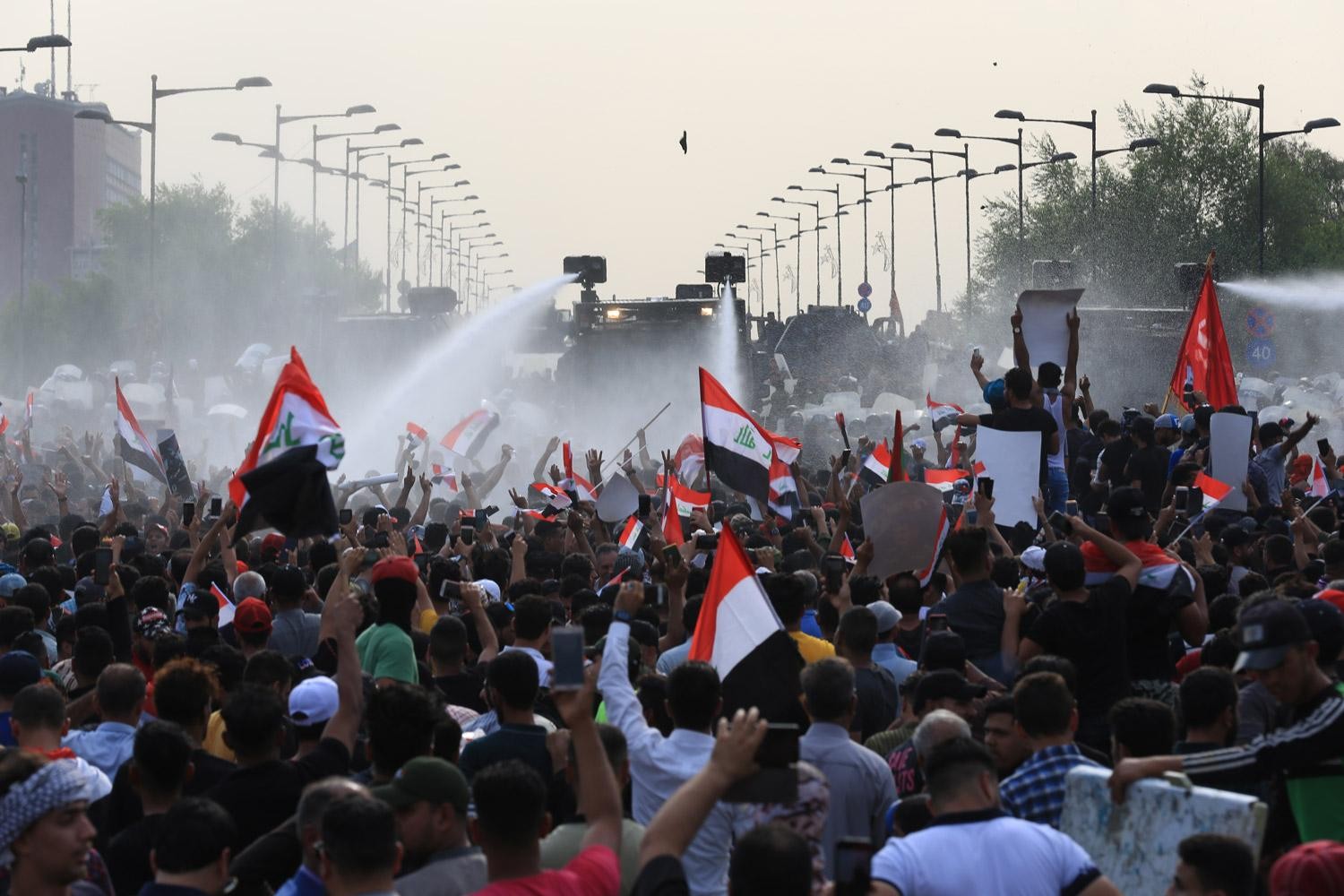 الحكومة العراقية تتواصل مع أطراف مؤثرة في الاحتجاجات