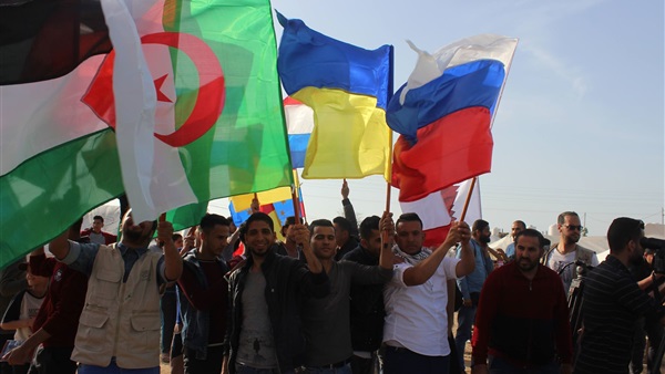 الدول الداعمة للقضية الفلسطينية ترفع الأعلام داخل مخيمات «مسيرة العودة »
