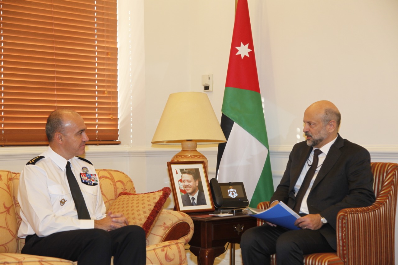 الرزاز يستقبل قائد القيادة التحويلية في الناتو