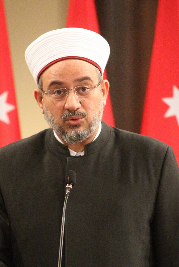 وزير الأوقاف: العاملون في أوقاف القدس موظفون اردنيون ولن نسمح للاحتلال بالاعتداء عليهم