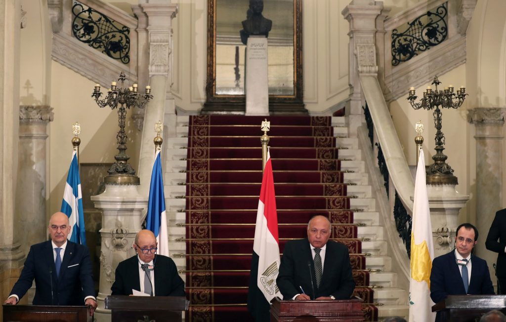 وزراء خارجية مصر واليونان وفرنسا يدعون تركيا لاحترام القانون الدولي