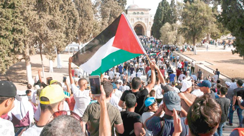 خطيب الأقصى يدعو المصلين للاستنفار ومئات مستوطنين يتجمعون أمام “باب المغاربة”