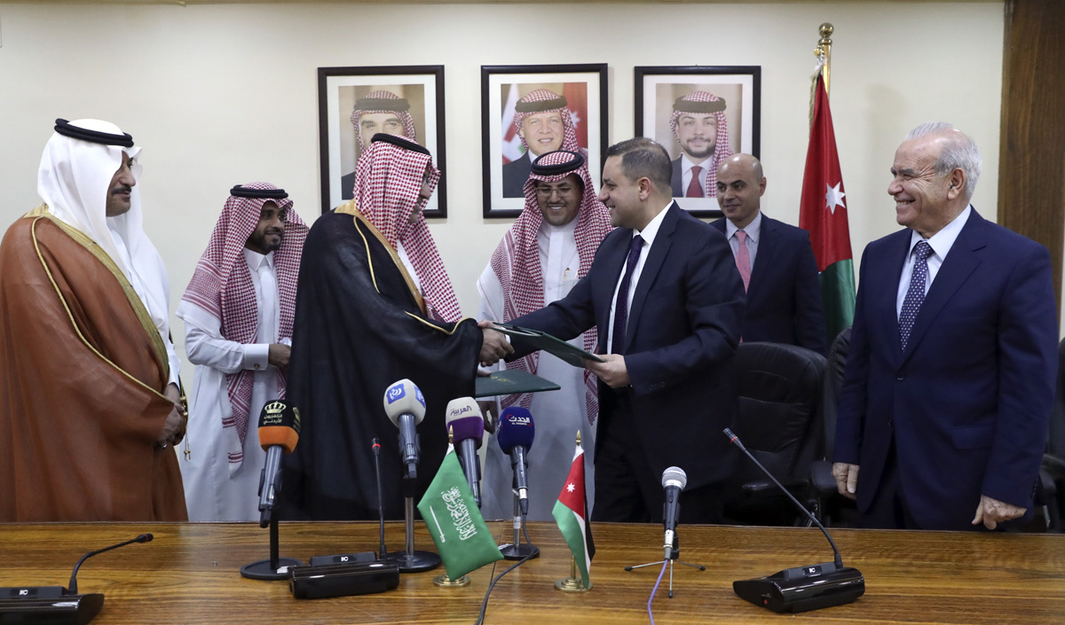 اتفاقية مع “السعودي للتنمية” لإنشاء وتجهيز مدارس بقيمة 50 مليون دولار