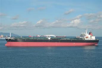 سلطنة عُمان: وفاة أحد أفراد طاقم ناقلة نفط بعد استهدافها