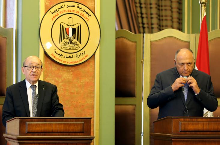 فرنسا تعزز علاقاتها الأمنية مع مصر سعيا لحل الأزمة في ليبيا