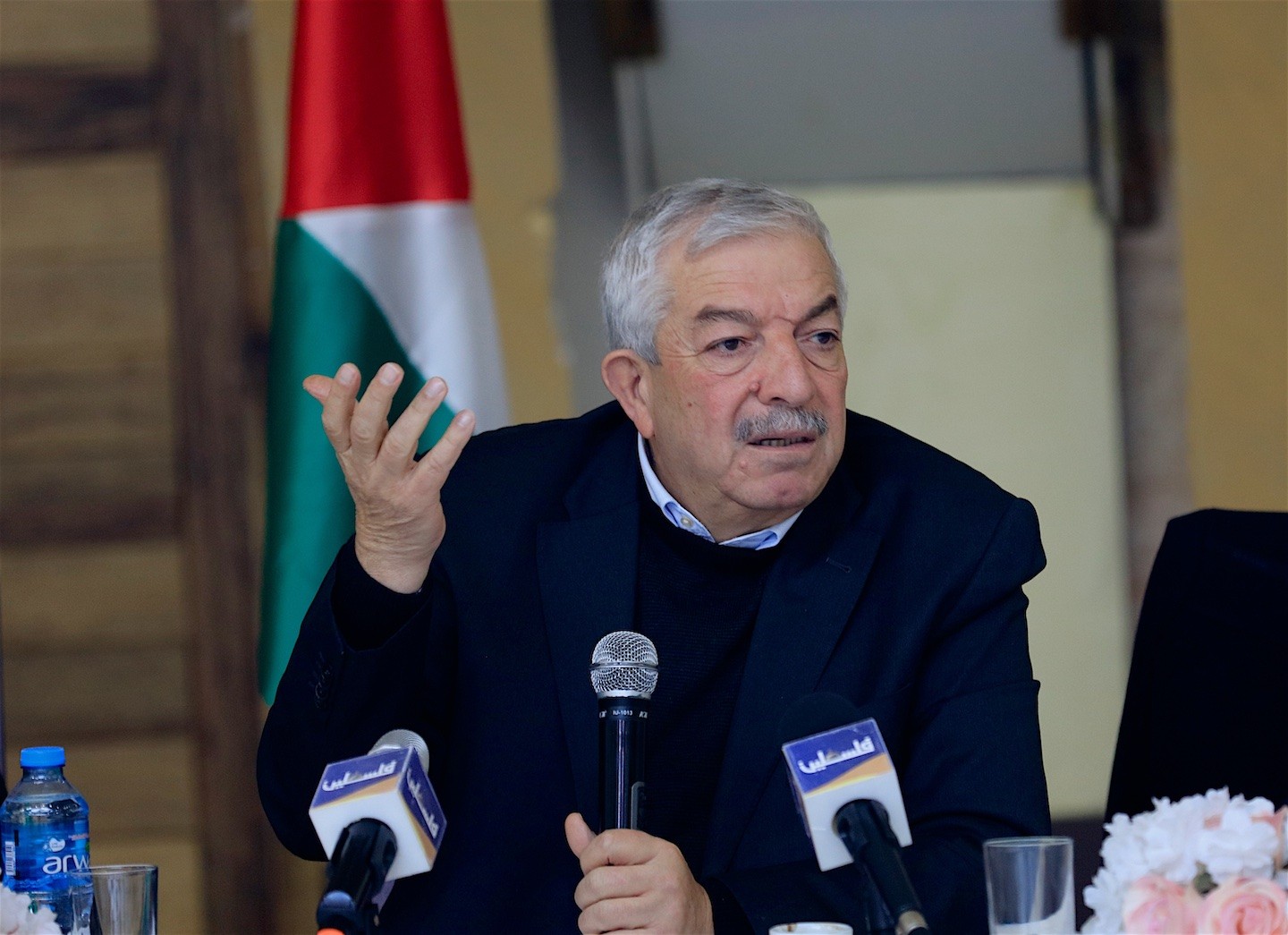 العالول:عباس سيطلب من لجنة الانتخابات التوجه إلى قطاع غزة وإجراء حوار مع حماس والفصائل