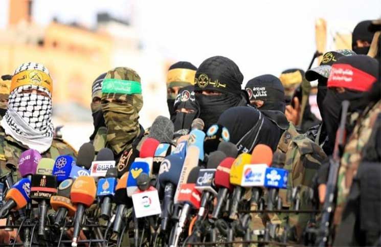 فصائل فلسطينية تعلن مسؤوليتها عن استهداف 7 مواقع للإحتلال وتؤكد معادلة القصف بالقصف