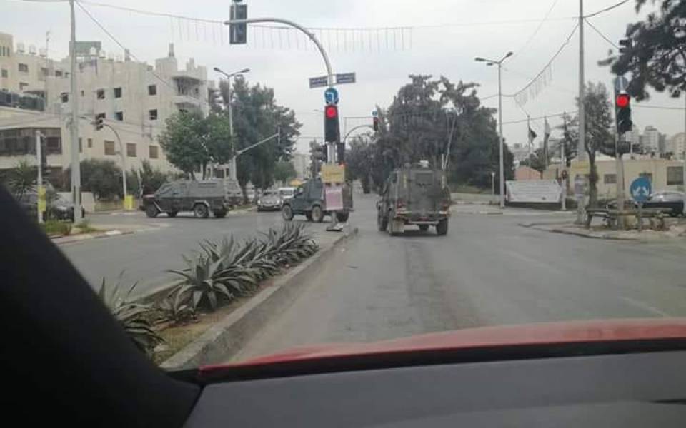 ًقوات الإحتلال الإسرائيلي تقتحم مدينة رام الله بحثاً عن منفذي عملية “عوفرا