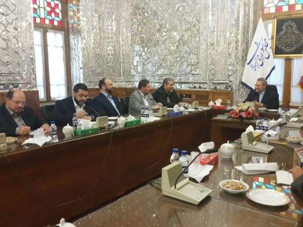 برئاسة العاروري وفد رفيع المستوى من حماس يصل إلى طهران