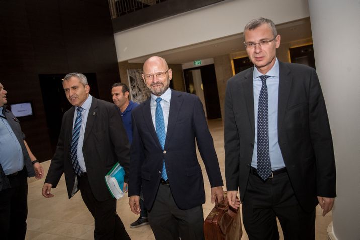 انتهاء جلسة التفاوض بين “الليكود” و”أزرق أبيض” دون التوصل لأية تفاهمات