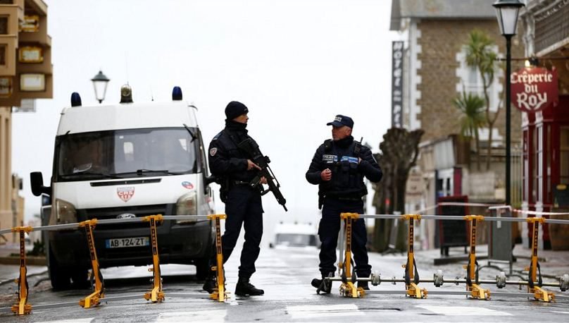 الشرطة الفرنسية تعلن إحباط هجوم إرهابي كبير واعتقال 4 أشخاص