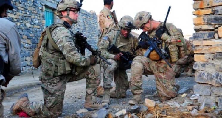 واشنطن تدرس إمكانية تخفيض قواتها في أفغانستان