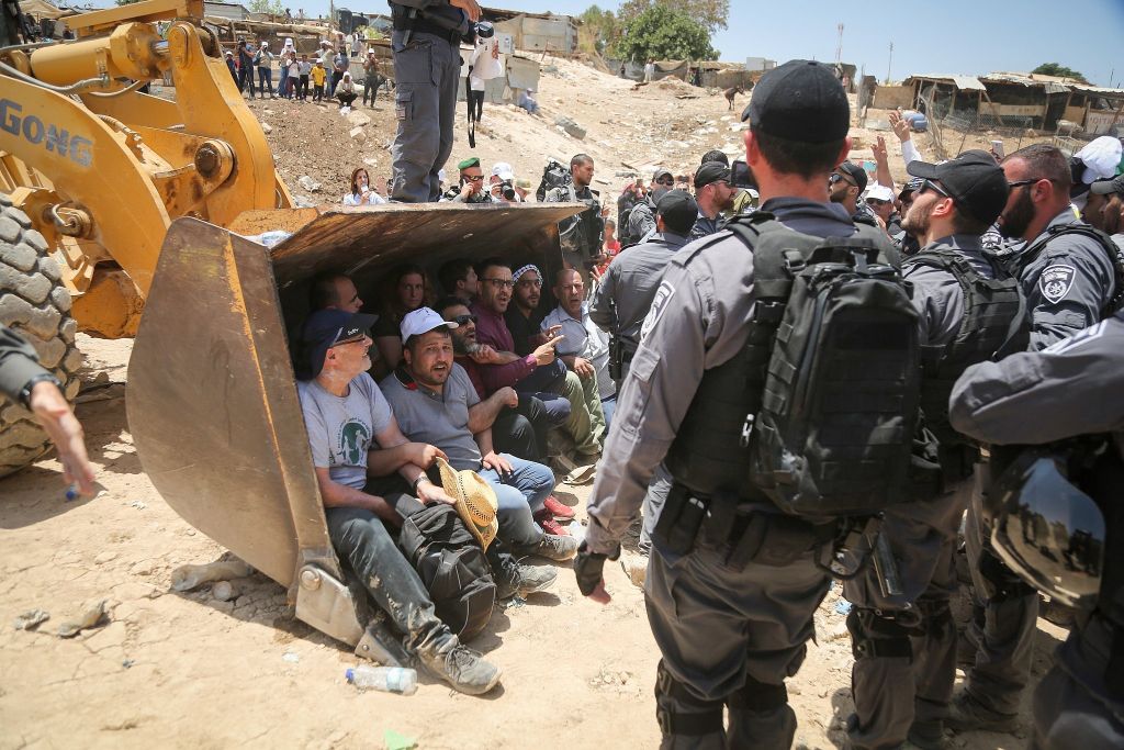 الجنائية الدولية تحذر إسرائيل: هدم الخان الأحمر جريمة حرب