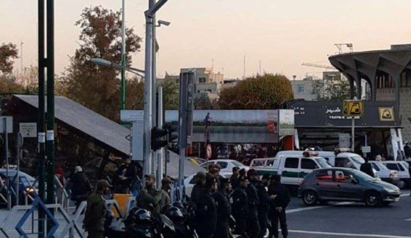 مقتل متظاهر في الاحتجاجات.. البنزين يشعل المدن الإيرانية