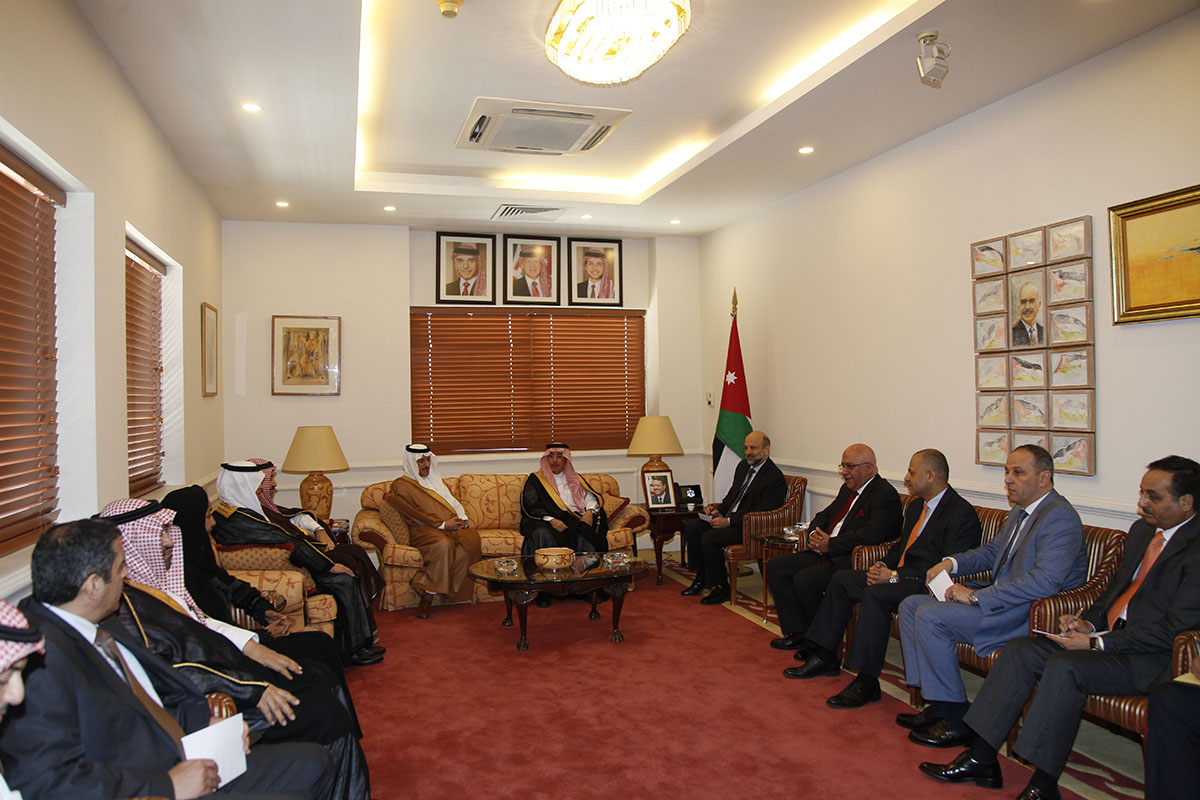 رئيس الوزراء الأردني يؤكد عمق العلاقات الأخوية التاريخية بين الأردن والسعودية