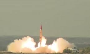 الهند تطلق صاروخا باليستيا قادرا على حمل رؤوس نووية