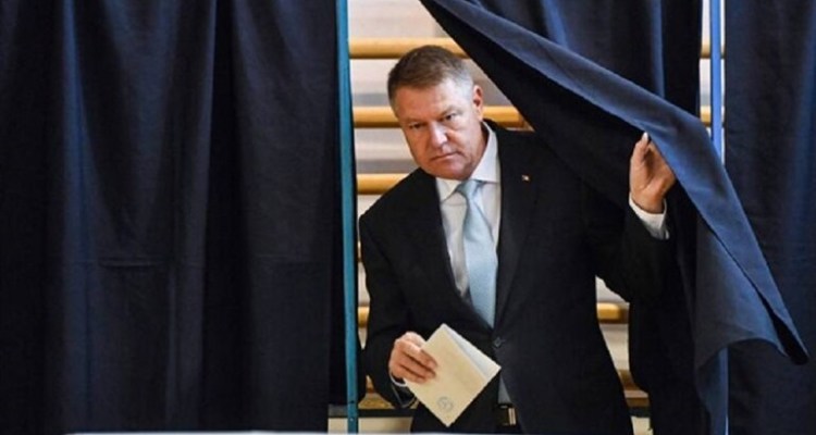 توقعات بفوز رئيس رومانيا يوهانيس بولاية جديدة