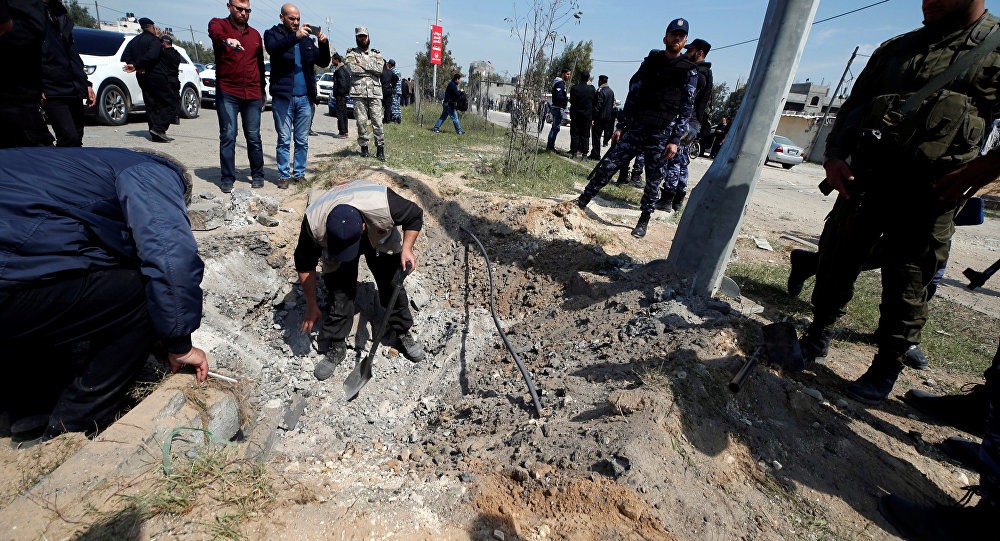 غزة: فصائل فلسطينية تدعو لتشكيل لجنة للتحقيق في تفجير موكب ‘الحمد الله’ بمشاركة مصرية