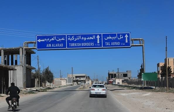 سوريا.. قتلى واختناقات بحريق داخل سجن عين العرب