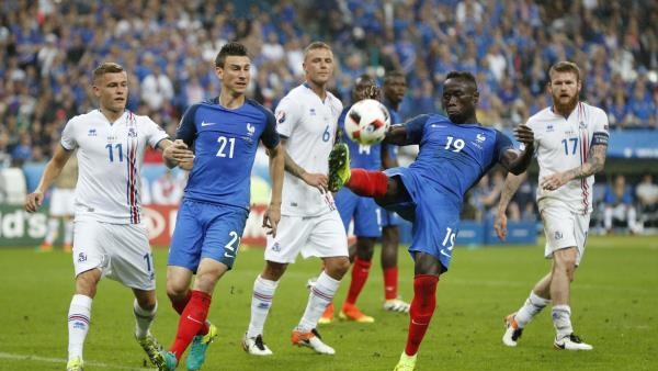 فرنسا تُنهى مغامرة أيسلندا باليورو وتتأهل لمواجهة ألمانيا