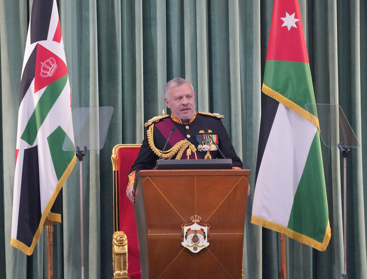 جلالة الملك يفتتح الدورة العادية الرابعة لمجلس الأمة الثامن عشر ويلقي خطاب العرش
