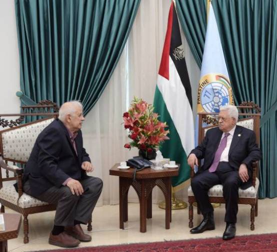 لجنة الانتخابات المركزية تطلع الرئيس محمود عباس على نتائج اجتماعاتها في قطاع غزة