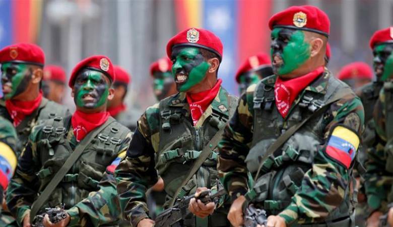 فنزويلا تعلن تعبئة جيشها لمواجهة ما وصفته بـ”الاستفزازت” الأميركية