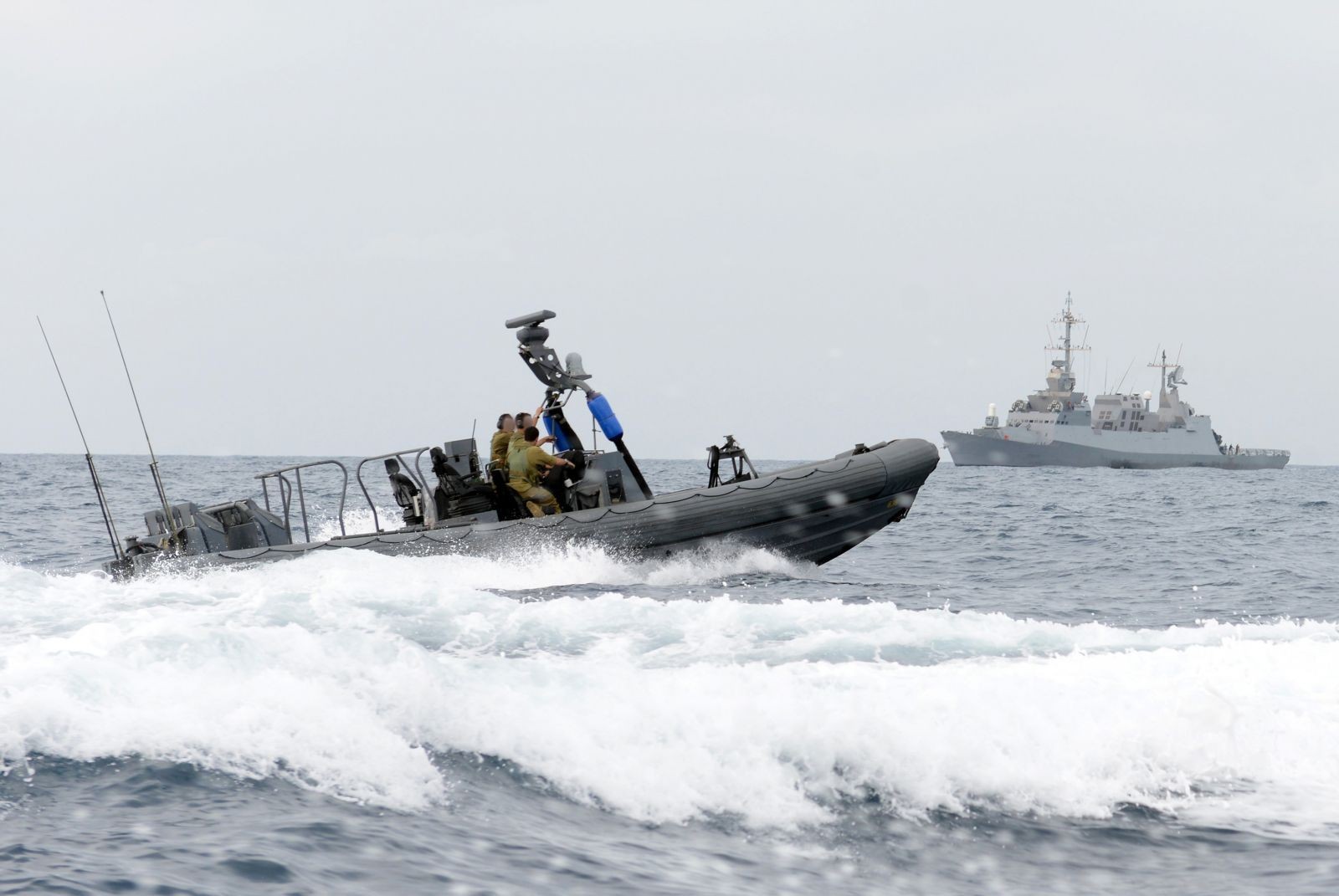 الإعلام العبري يكشف عن حدث أمني والسيطرة على “سفينة نقل أجنبية” مقابل ساحل حيفا
