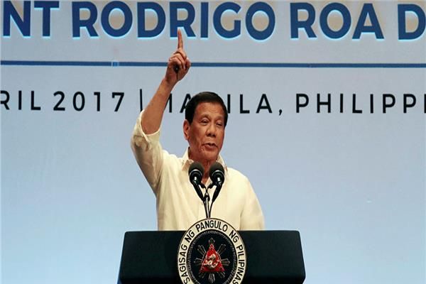 الفلبين تنفى أنباء إصابة رئيسها بأزمة قلبية